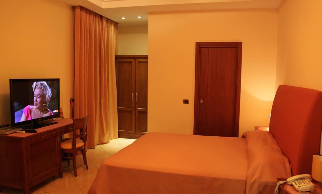Ranch Palace Hotel Νάπολη Δωμάτιο φωτογραφία